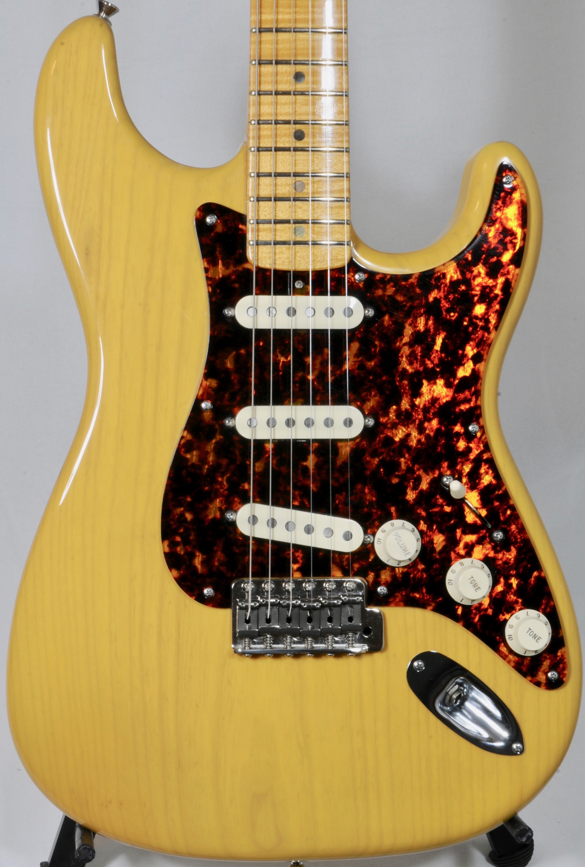 Detemple Strat – THIS one has some upper echelon tone!