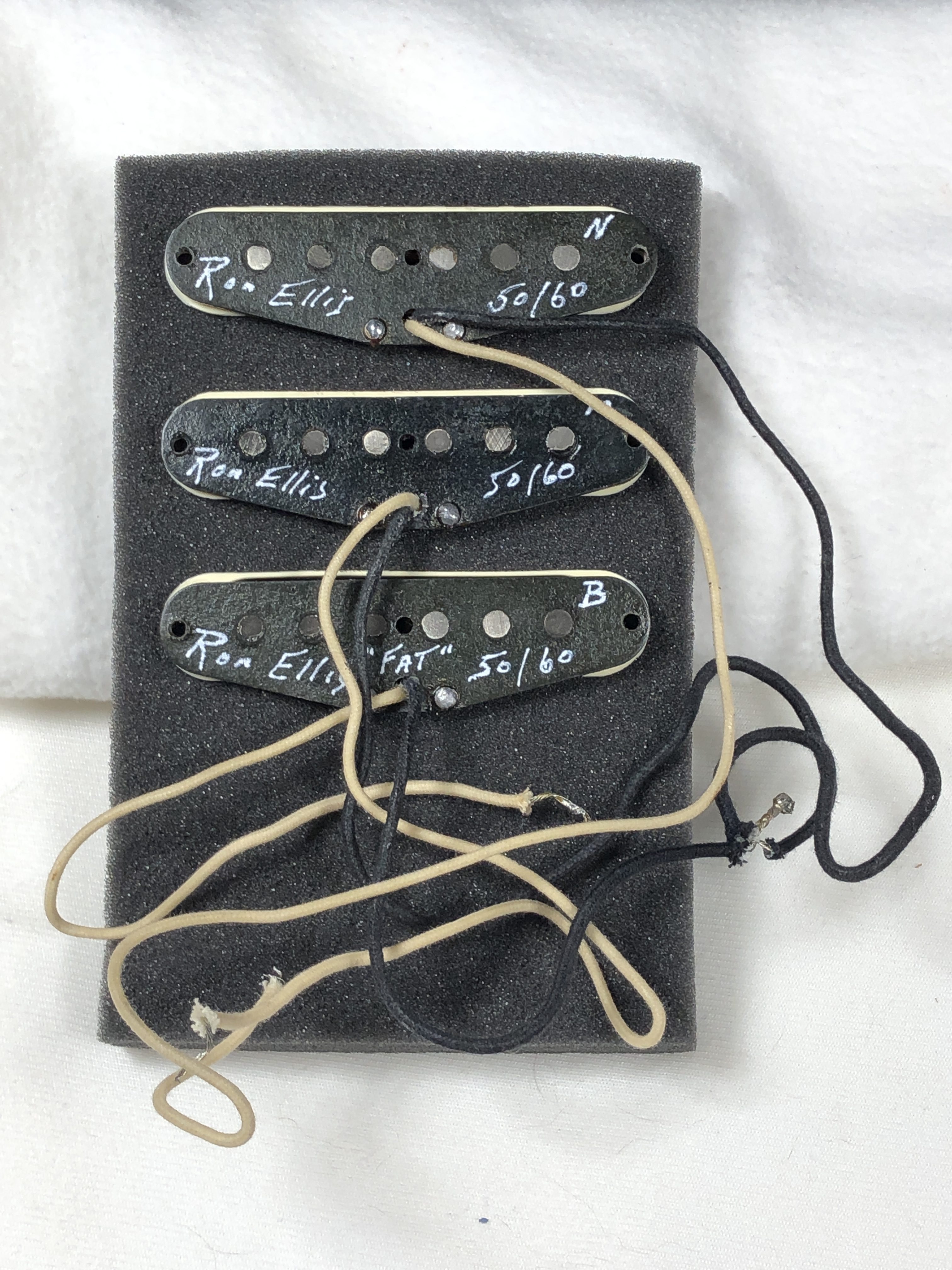 Ron Ellis STRAT Pickups:   50 / 60 with FAT Bridge