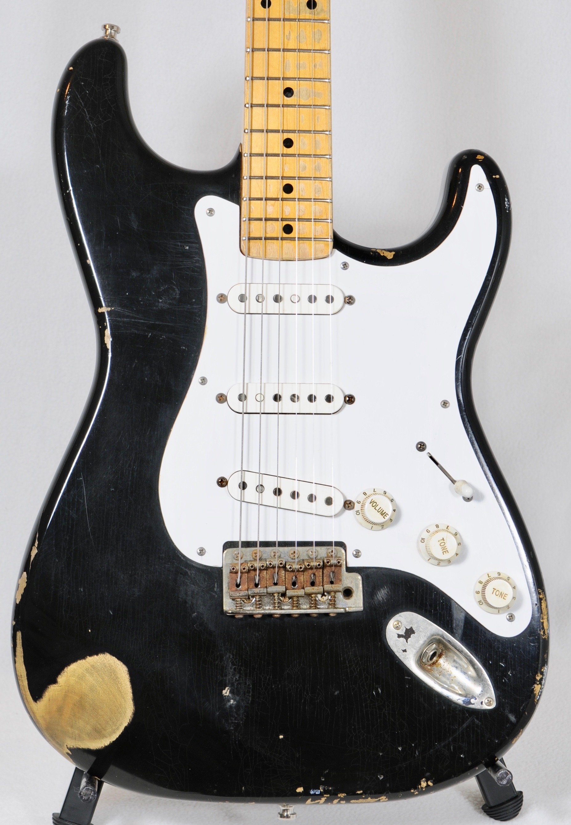 SEUF Stratocaster – VALUE ALERT! WOW guitar at competitive price!