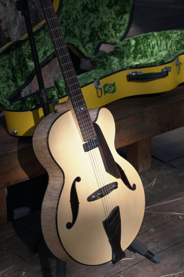 Taku SAKASHTA 17″ Archtop – Loaded with BRAZILIAN ROSEWOOD!